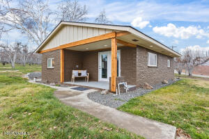 170 Brooks Rd Property Photo 1