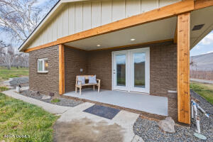 170 Brooks Rd Property Photo 2