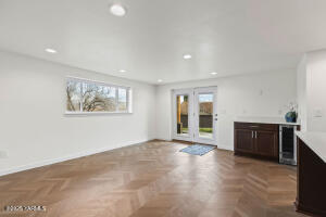 170 Brooks Rd Property Photo 4