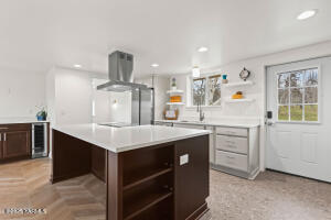 170 Brooks Rd Property Photo 5