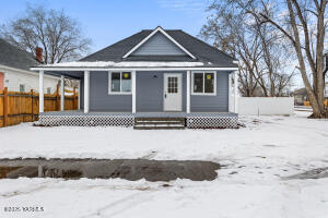 614 3rd St Property Photo