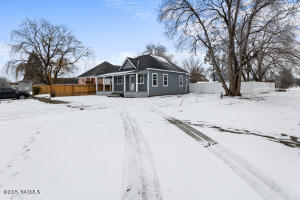 614 3rd St Property Photo 3