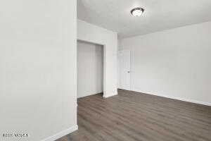 614 3rd St Property Photo 11