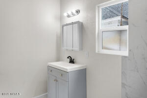 614 3rd St Property Photo 24
