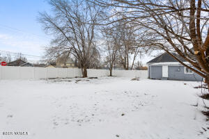 614 3rd St Property Photo 26