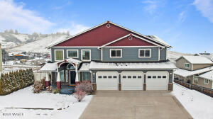 705 Terrace Dr Property Photo