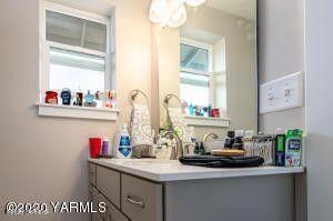 2600 Racquet Ln Property Photo 6