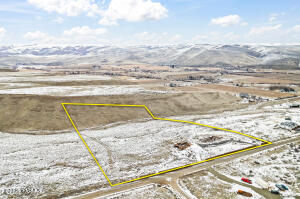 731 Point Dr Property Photo