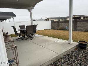 217 Claret Dr Property Photo 5