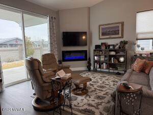 217 Claret Dr Property Photo 28