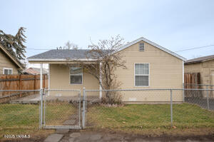 1012 8th Ave Property Photo 2