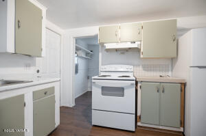 1012 8th Ave Property Photo 5