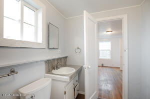 1012 8th Ave Property Photo 10