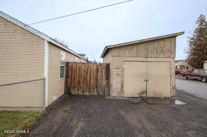 1012 8th Ave Property Photo 22