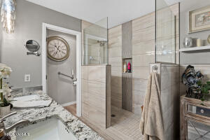 101 48th Ave Property Photo 9