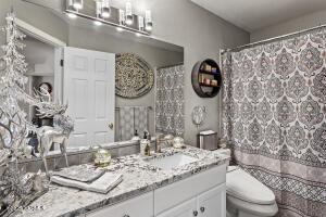 101 48th Ave Property Photo 11