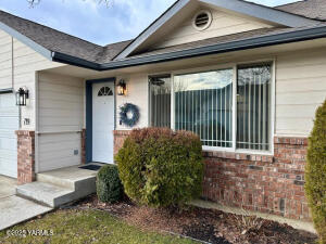 719 73rd Ave Property Photo 2