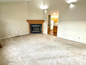 719 73rd Ave Property Photo 4