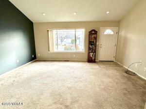 719 73rd Ave Property Photo 5