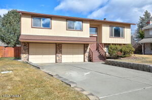 4703 Cowden Pl Property Photo 2