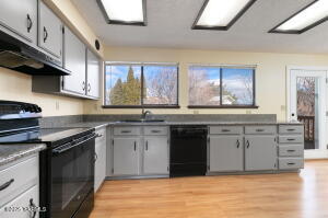 4703 Cowden Pl Property Photo 12