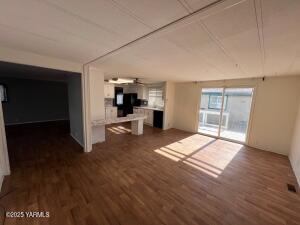 714 Third St Property Photo 4