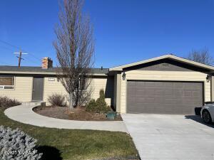 1236 Cherry Ave Property Photo 1