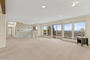 7803 Englewood Crest Dr Property Photo 7