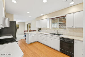 7803 Englewood Crest Dr Property Photo 16
