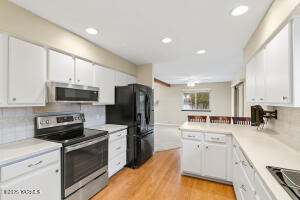 7803 Englewood Crest Dr Property Photo 17