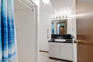 7803 Englewood Crest Dr Property Photo 25