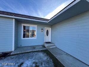 1215 Vineyard Dr Property Photo 2