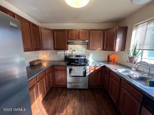 1215 Vineyard Dr Property Photo 9