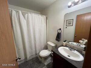 1215 Vineyard Dr Property Photo 17