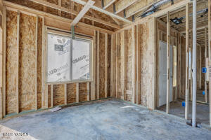 229 Bratton St Property Photo 6