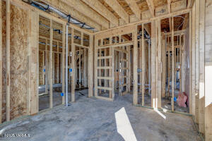 229 Bratton St Property Photo 7