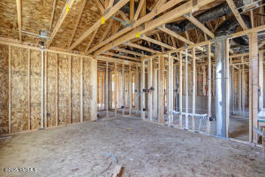229 Bratton St Property Photo 15