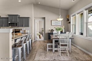 6109 Judd Ave Property Photo 10