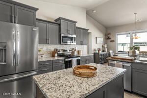 6109 Judd Ave Property Photo 15
