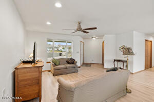 4931 Pear Tree Ct Property Photo 4