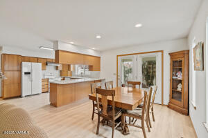 4931 Pear Tree Ct Property Photo 6