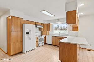 4931 Pear Tree Ct Property Photo 8