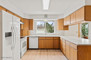 4931 Pear Tree Ct Property Photo 9