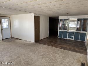 325 5th St Property Photo 3
