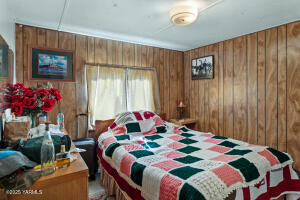 100 Gordon Ln Property Photo 7