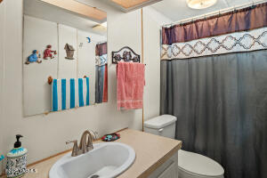 100 Gordon Ln Property Photo 11