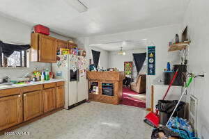 100 Gordon Ln Property Photo 13