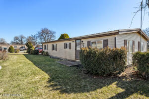 100 Gordon Ln Property Photo 21