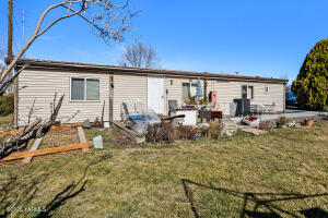100 Gordon Ln Property Photo 22