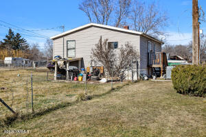 100 Gordon Ln Property Photo 24